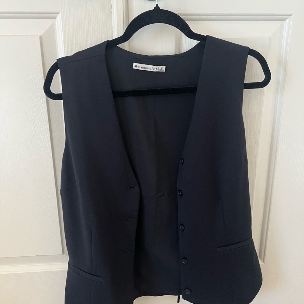 Abercrombie & Fitch Black Sleeveless Vest